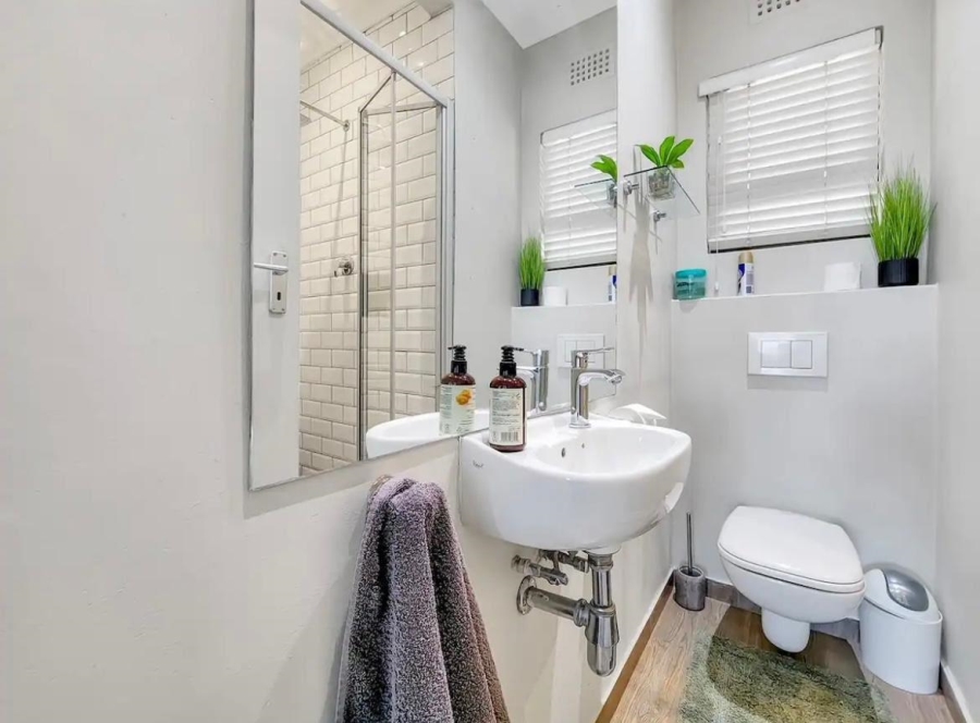 2 Bedroom Property for Sale in Three Anchor Bay Western Cape